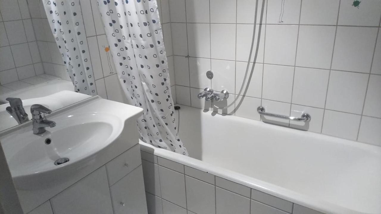 Kamen 2 Zimmer Apartment Stuttgart Luaran gambar